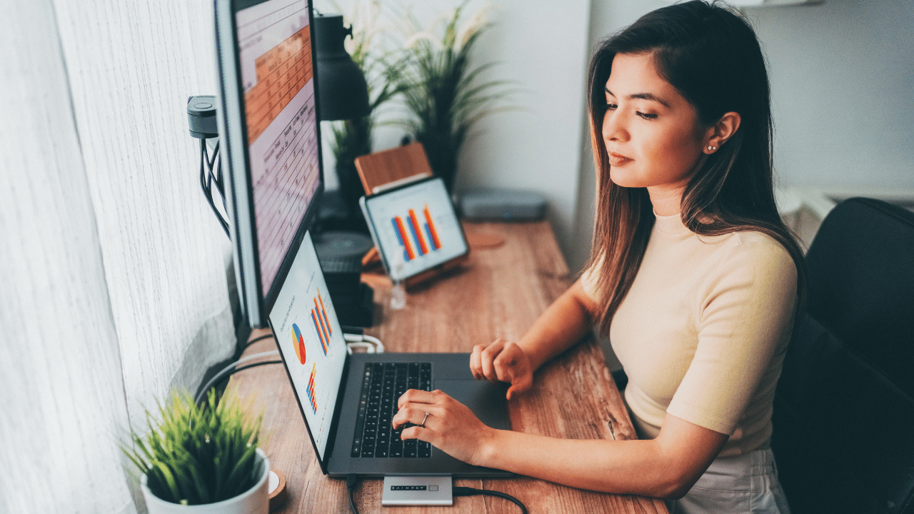 Thriving in the Virtual World: Creating a Productive Online Workspace 